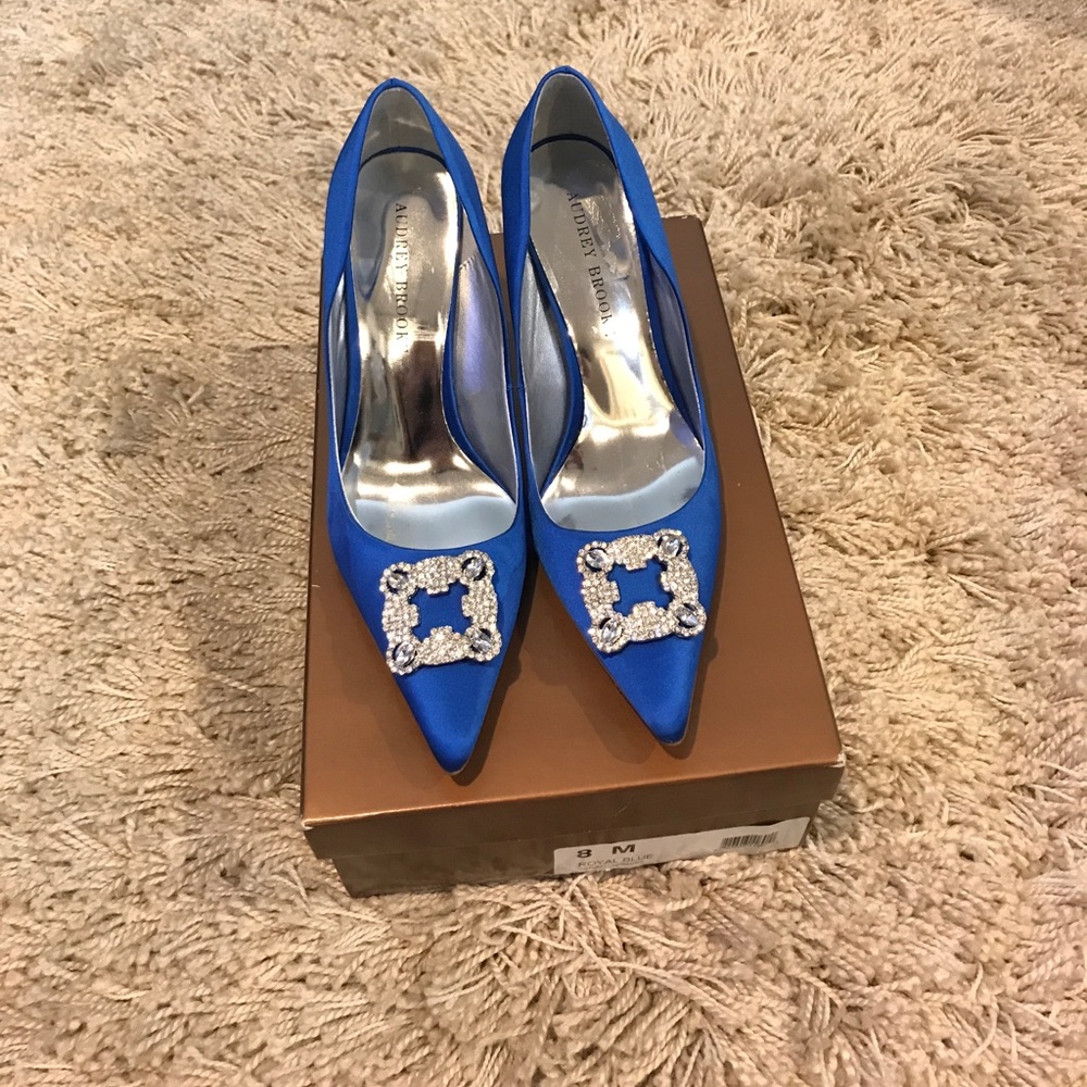 Audrey Brooke Sarah Pump